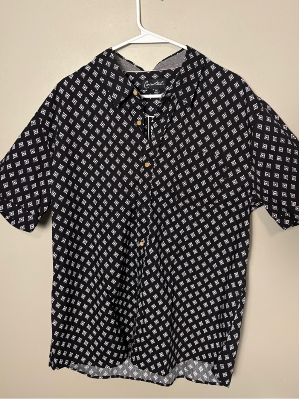 NWT Coastal Black and White Geometric Print Men’s Shirt